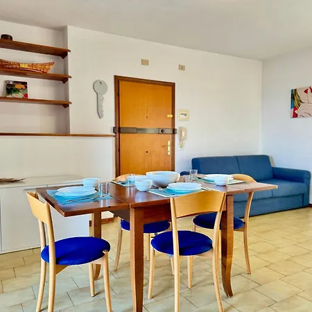 82, Attico Leonardo Apartment *