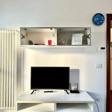82, Attico Leonardo