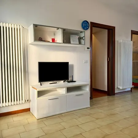 82, Attico Leonardo Apartment *