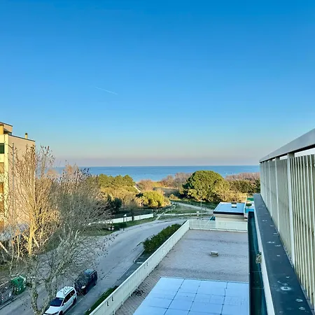 Apartment 82, Attico Leonardo