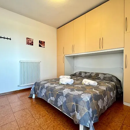 82, Attico Leonardo