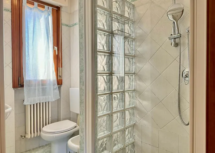 82, Attico Leonardo Lido Adriano