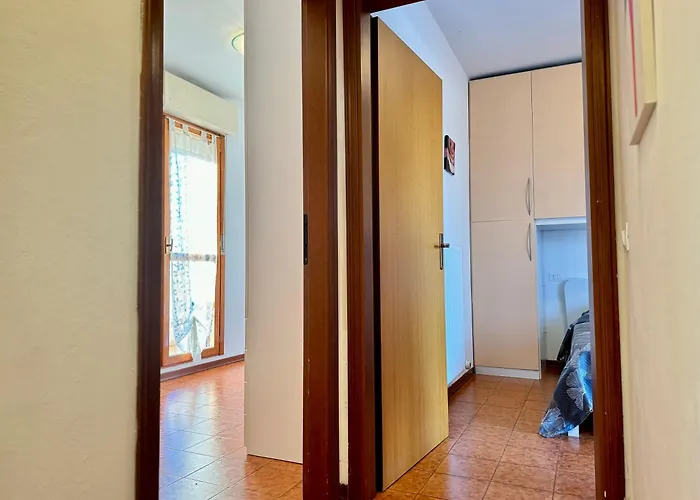 82, Attico Leonardo * Lido Adriano