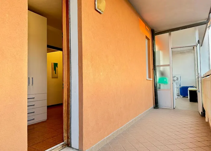 82, Attico Leonardo Daire Lido Adriano