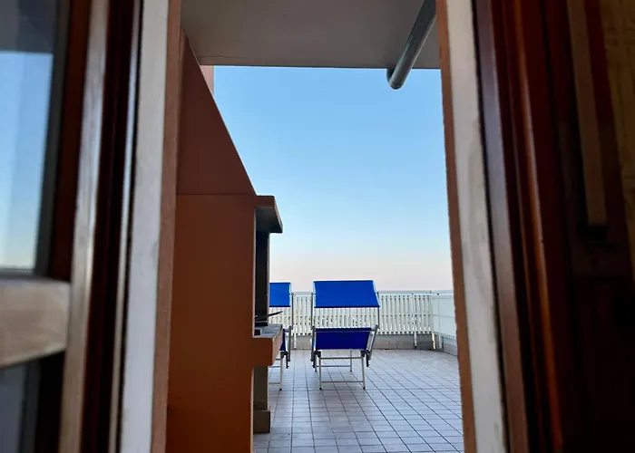 Daire 82, Attico Leonardo Lido Adriano