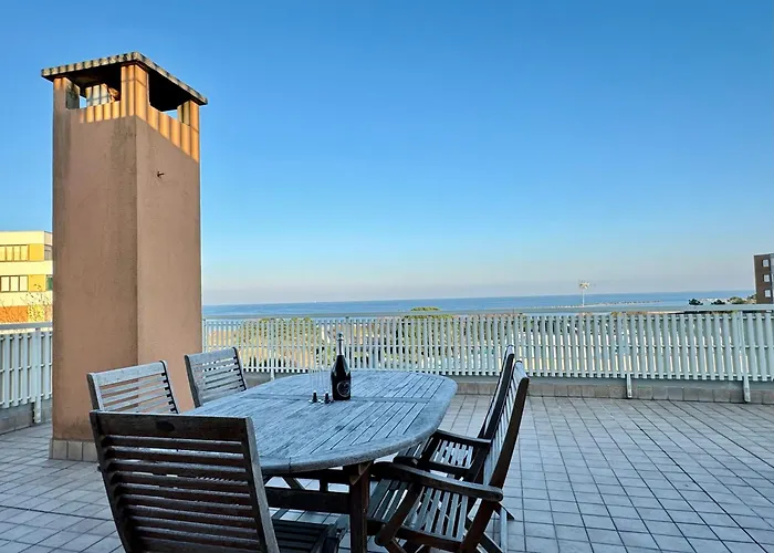 82, Attico Leonardo Lido Adriano