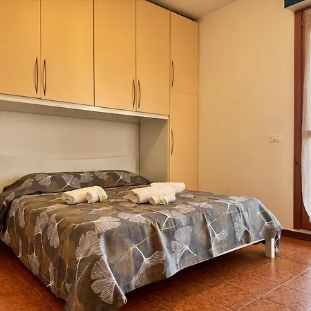 Apartamento 82, Attico Leonardo Lido Adriano