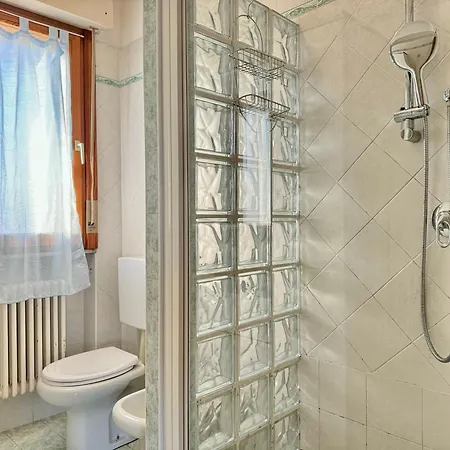 82, Attico Leonardo Lido Adriano