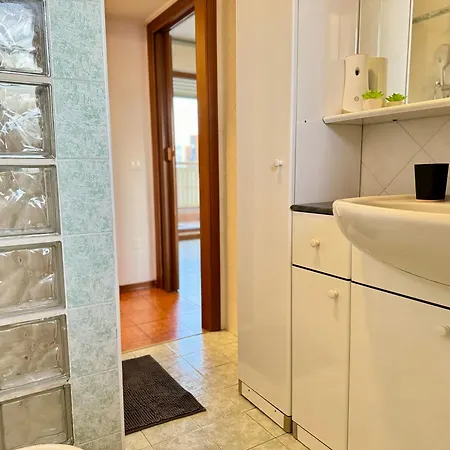 82, Attico Leonardo *