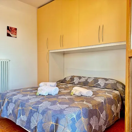 82, Attico Leonardo Lido Adriano