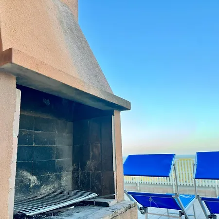 82, Attico Leonardo Lido Adriano