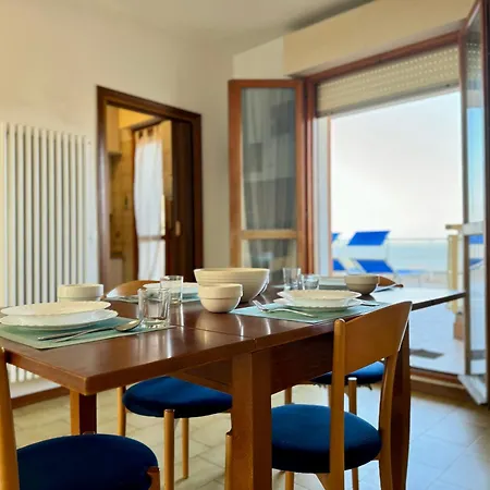 Апартаменты 82, Attico Leonardo Лидо-Адриано