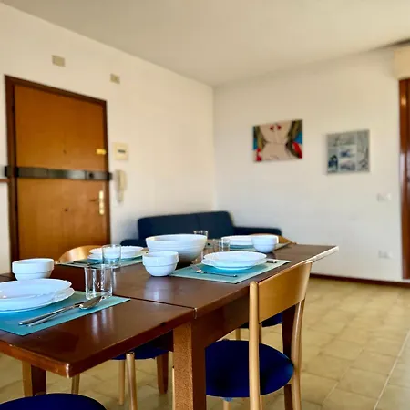 82, Attico Leonardo *