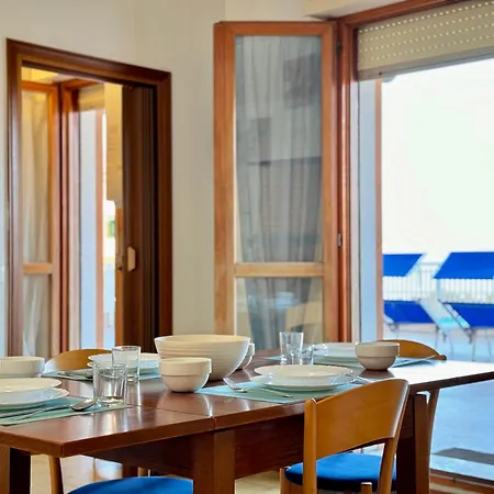 82, Attico Leonardo *