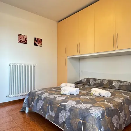 82, Attico Leonardo * Lido Adriano