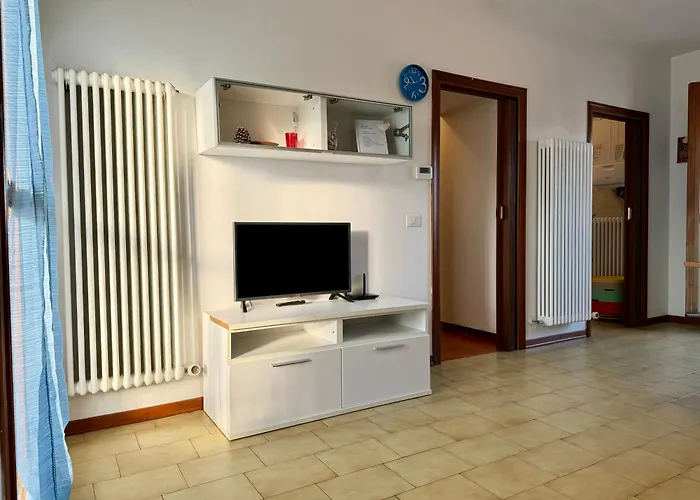 82, Attico Leonardo Διαμέρισμα *