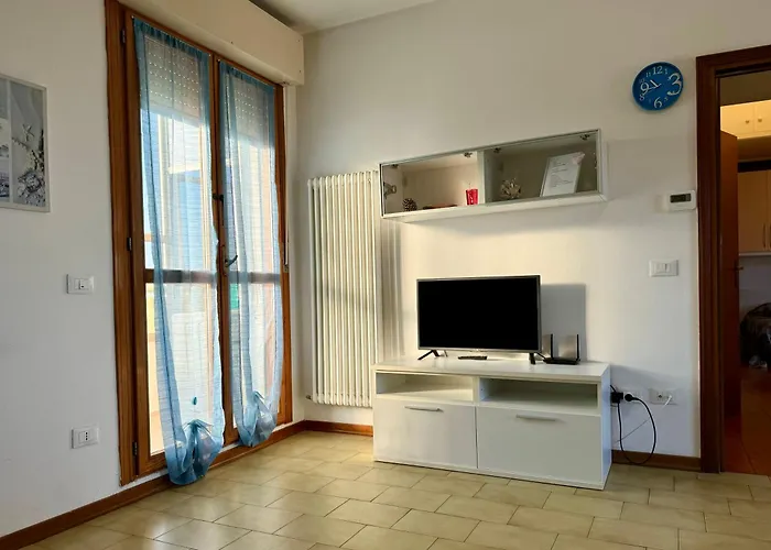 82, Attico Leonardo * Lido Adriano