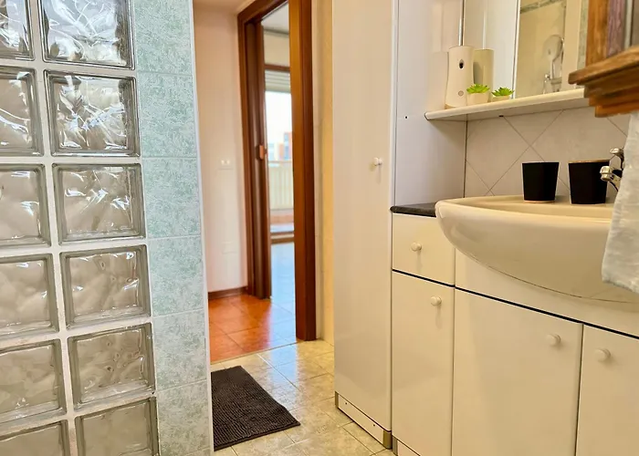 82, Attico Leonardo *