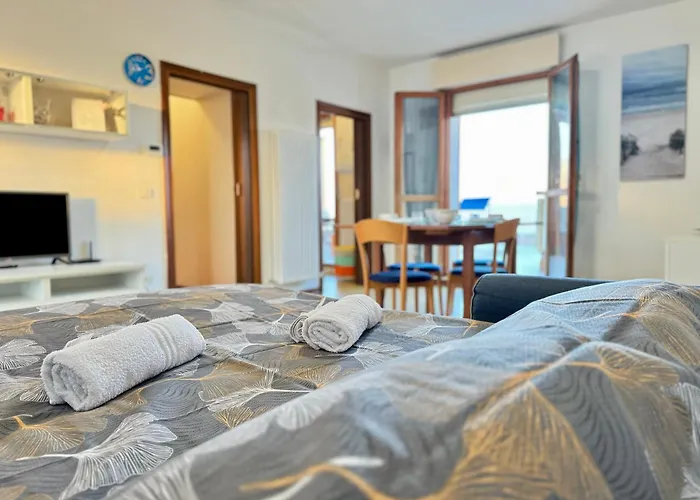 82, Attico Leonardo Διαμέρισμα