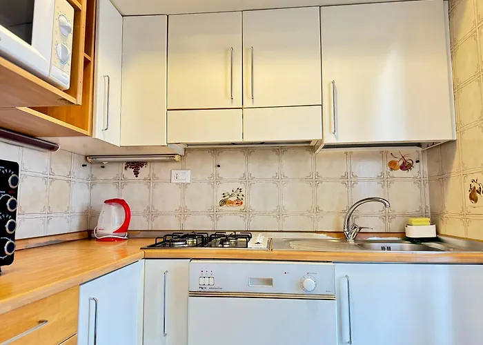 82, Attico Leonardo *