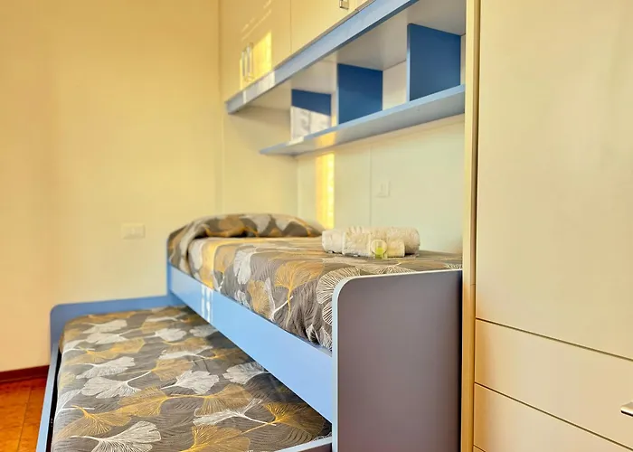 82, Attico Leonardo * Lido Adriano