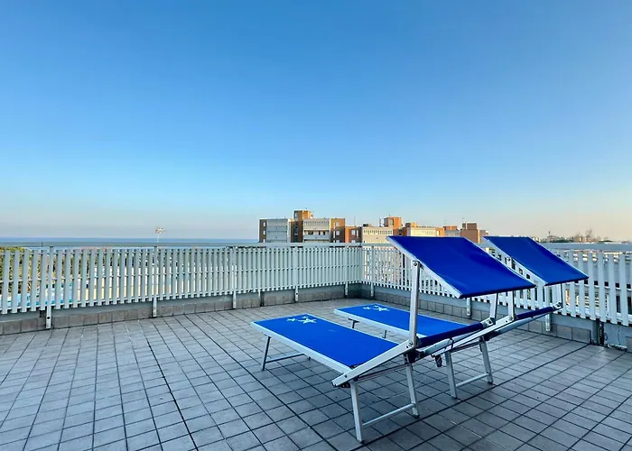 Διαμέρισμα 82, Attico Leonardo *