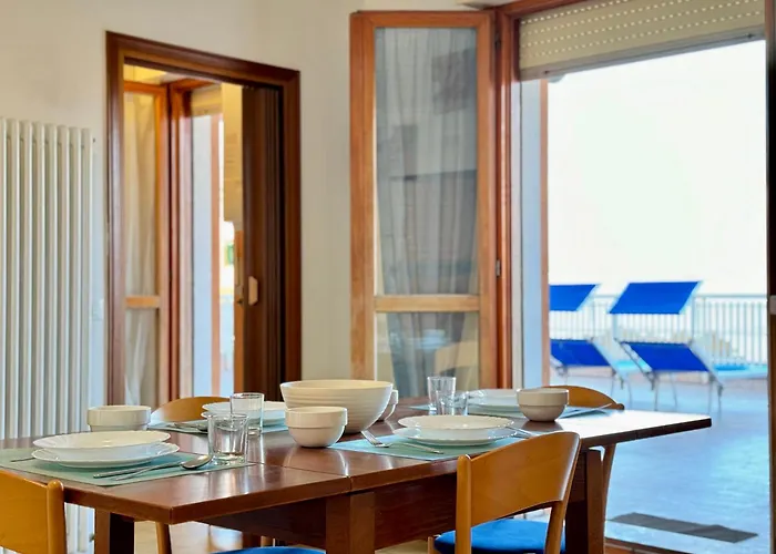 82, Attico Leonardo *